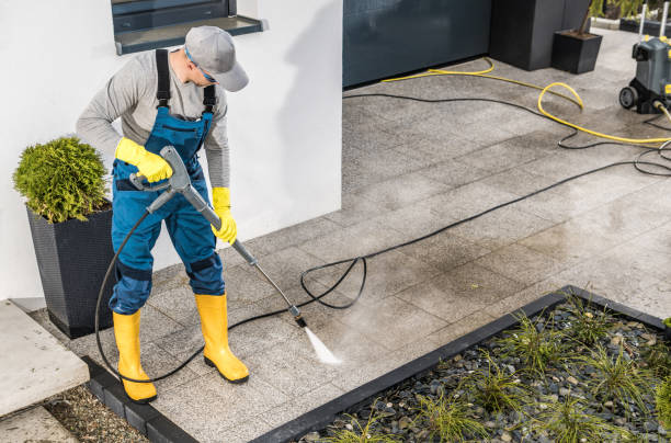 Best Sidewalk Pressure Washing  in Island City, OR